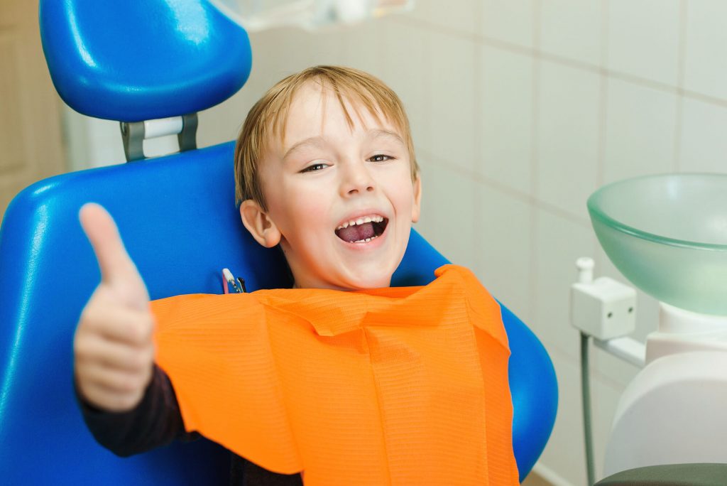 child seeing Best dentist in davie fl 